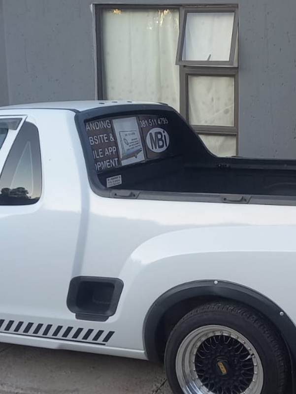 Window frosting experts arrive for installation in johannesburg